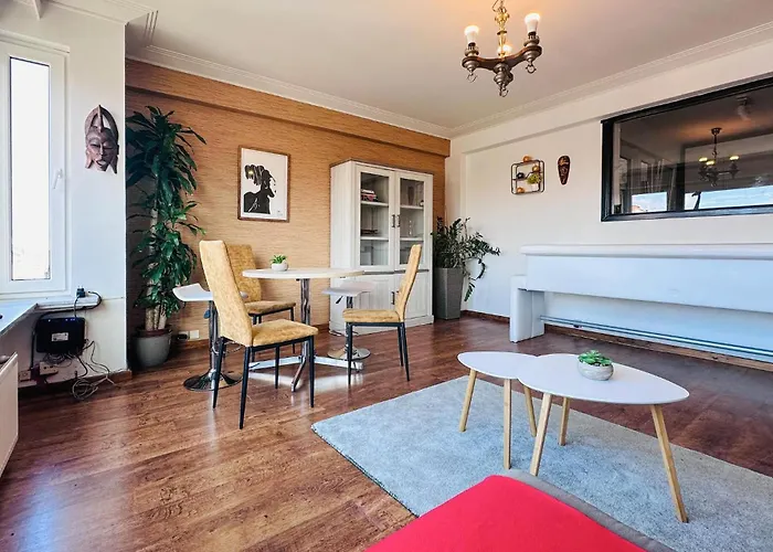 Gorgeous Apartment In Oostende With Kitchen