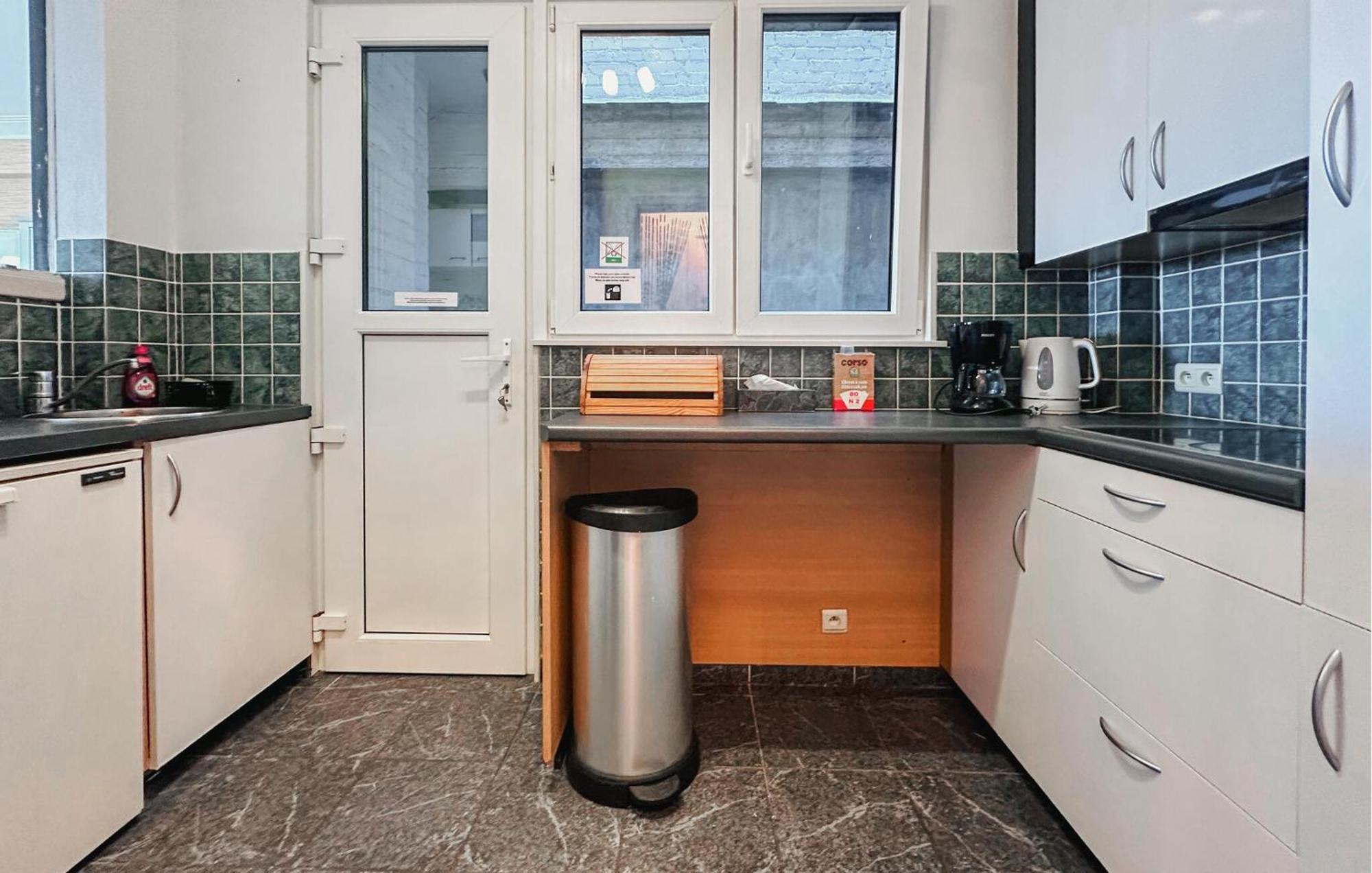 Appartement Gorgeous In With Kitchen Oostende